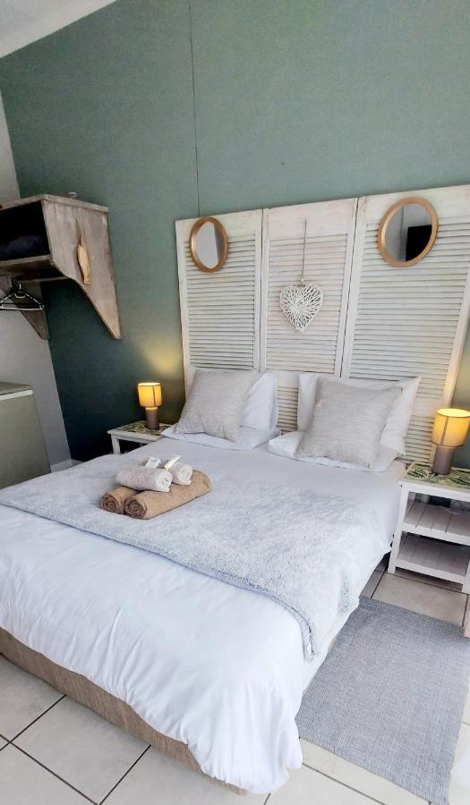 The Coelacanth Guest House And Beach Thyme Self Catering Kiddʼs Beach Buitenkant foto